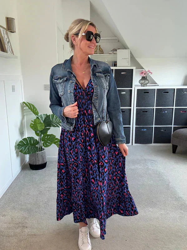 Robe léopard avec taille froncée