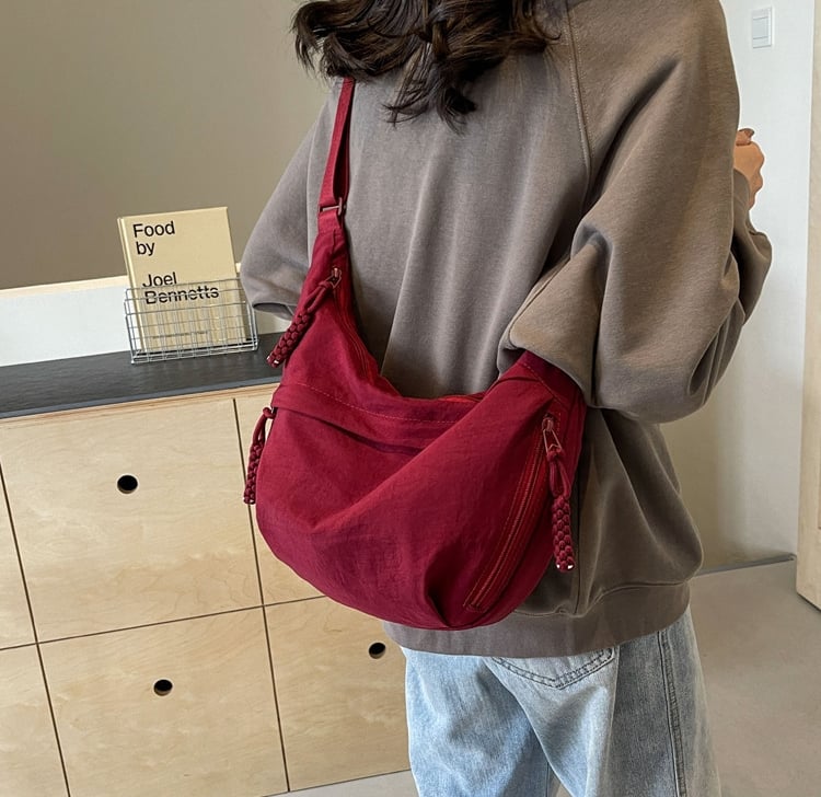 Sac bandoulière en nylon tendance 2025