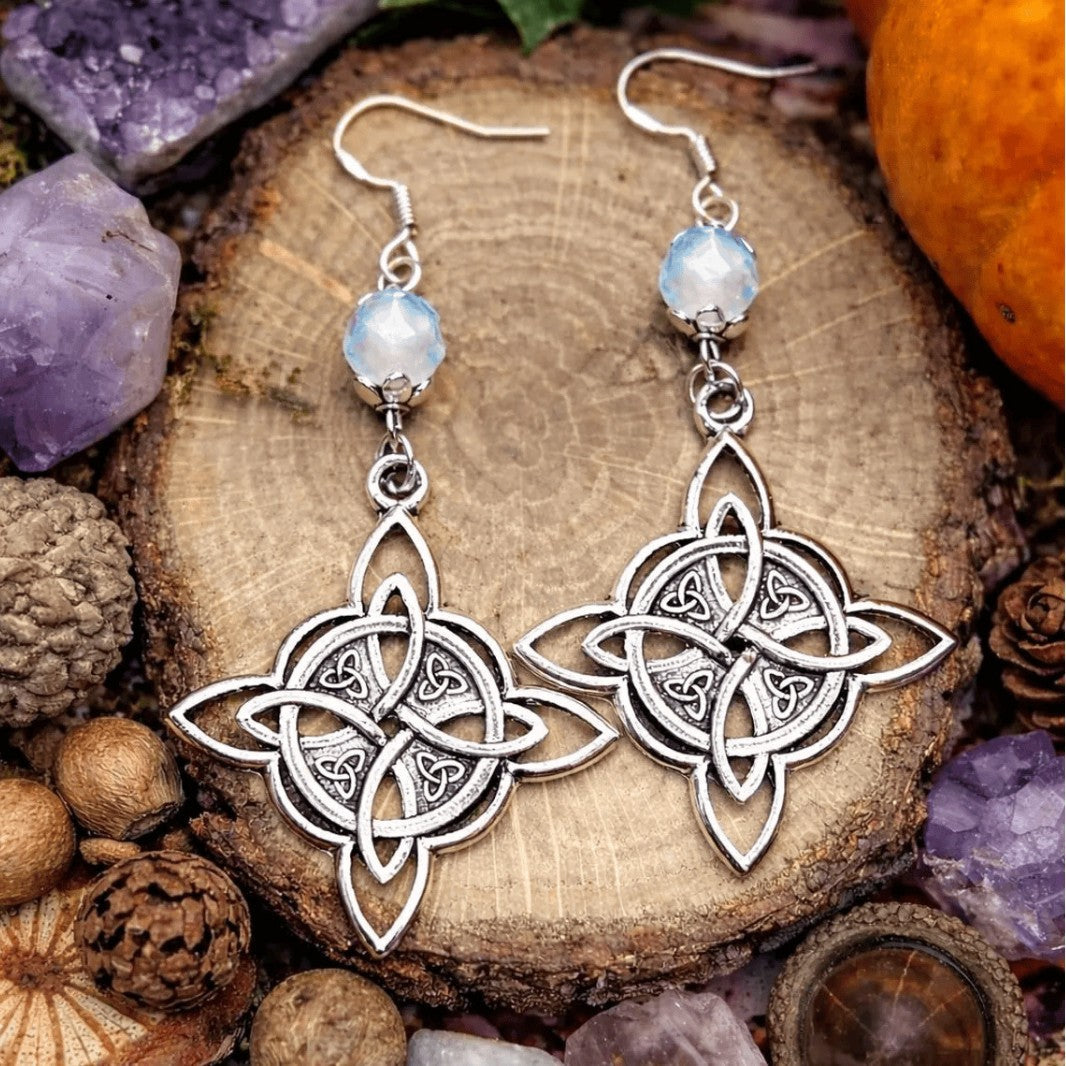 Boucles d'oreilles pendantes vintage avec motif de nœud celtique
