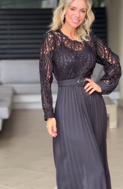 Robe à plis creux en dentelle pour femme