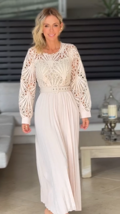 Robe à plis creux en dentelle pour femme