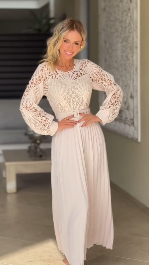 Robe à plis creux en dentelle pour femme