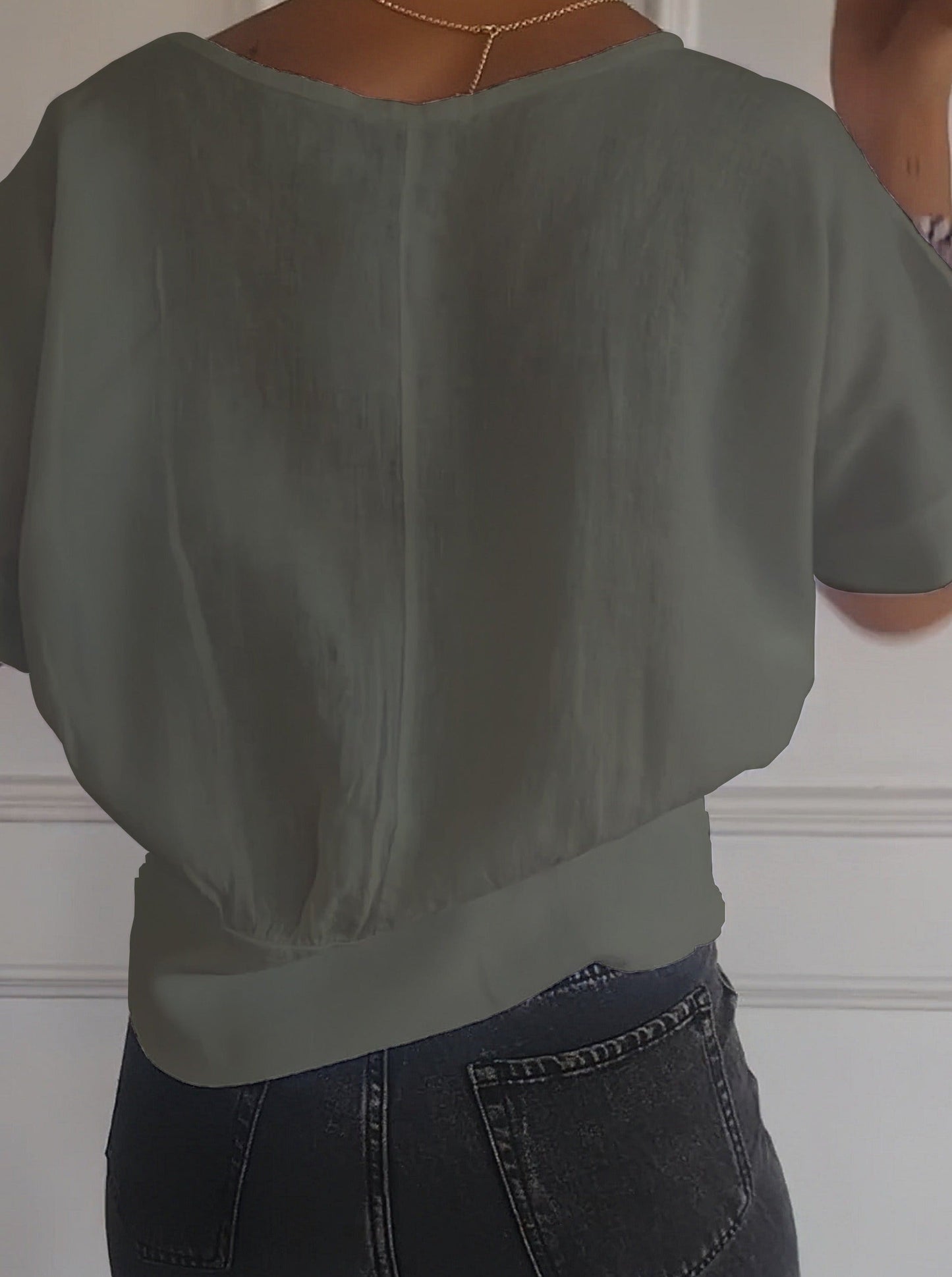T-shirt simple à manches mi-longues et col en V de couleur unie