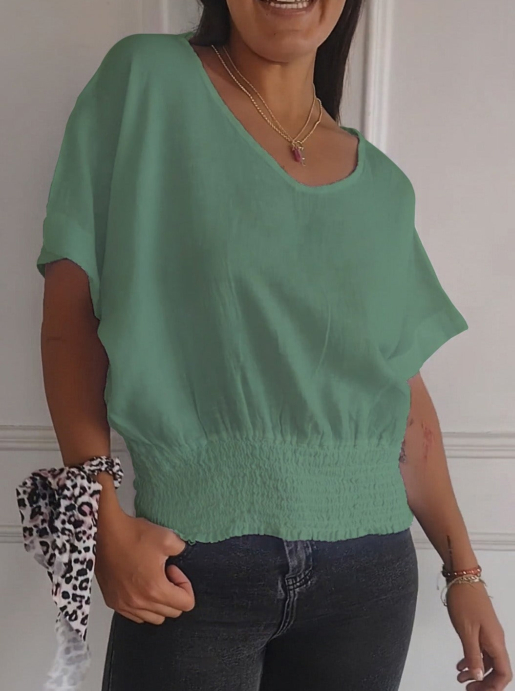 T-shirt simple à manches mi-longues et col en V de couleur unie