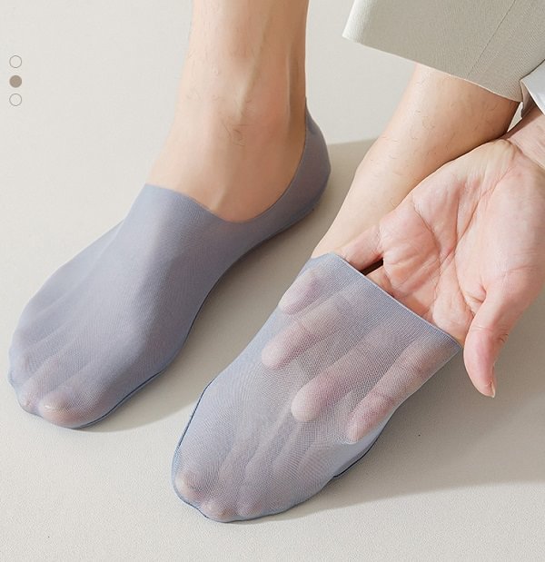 Chaussettes fines et discrètes