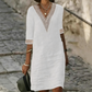 Robe en coton-lin à encolure en V et bordure en dentelle