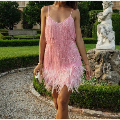 👗 60 % DE RÉDUCTION MAINTENANT ! ✨ Robe à bretelles spaghetti et franges – Paillettes glamour, jupe fluide à volants, parfaite pour une soirée festive 🌟🎉