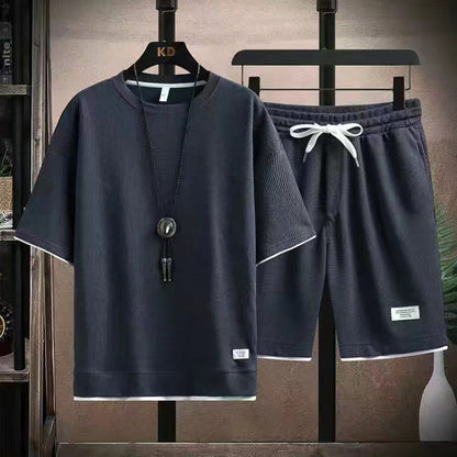 👕 50% DE RÉDUCTION! 🧇 Ensemble 2 Pièces T-Shirt & Short en Tissu Gaufré – Léger, Respirant & Parfait Pour Un Look Décontracté En Été ☀️
