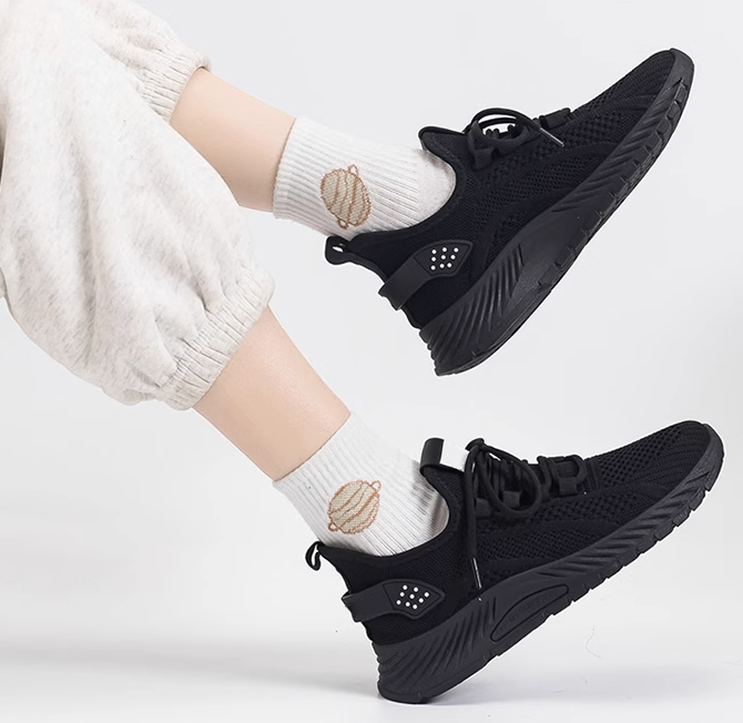 2025 Nouvelles chaussures de tennis sportives légères et respirantes