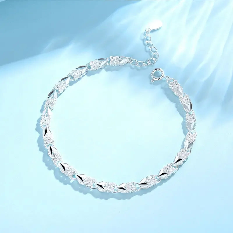✨Bracelet élégant et scintillant en forme de trèfle chanceux🍀