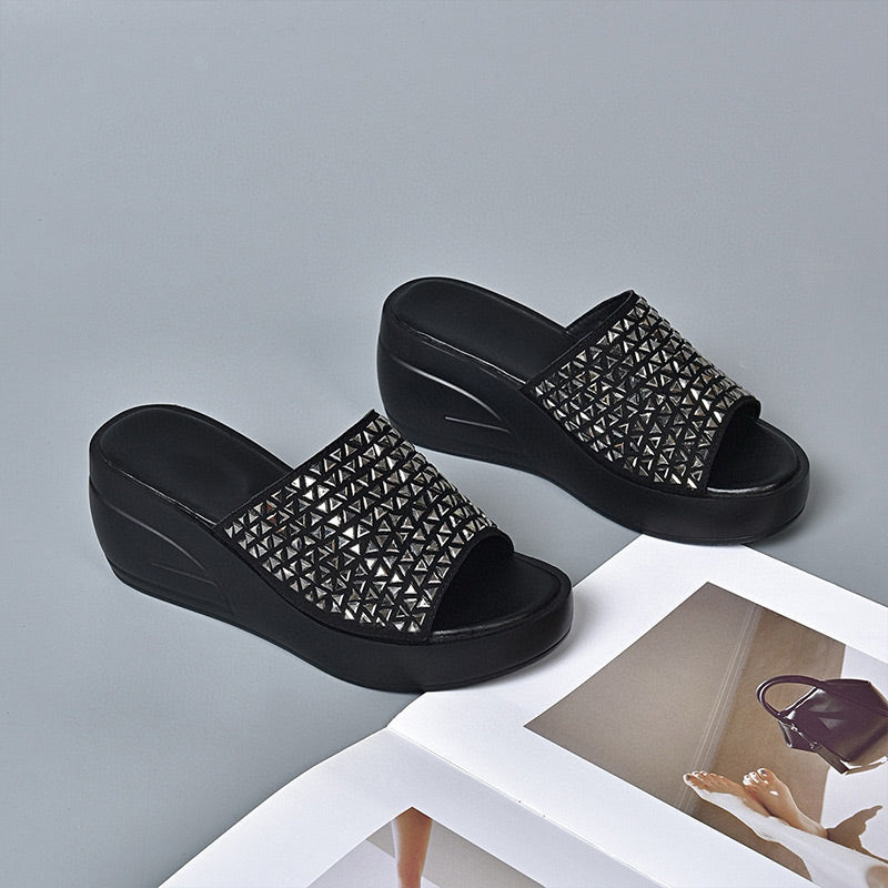 Sandales compensées brillantes pour femmes