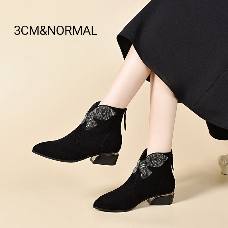 Bottines à bout pointu et à talon épais avec nœud brillant