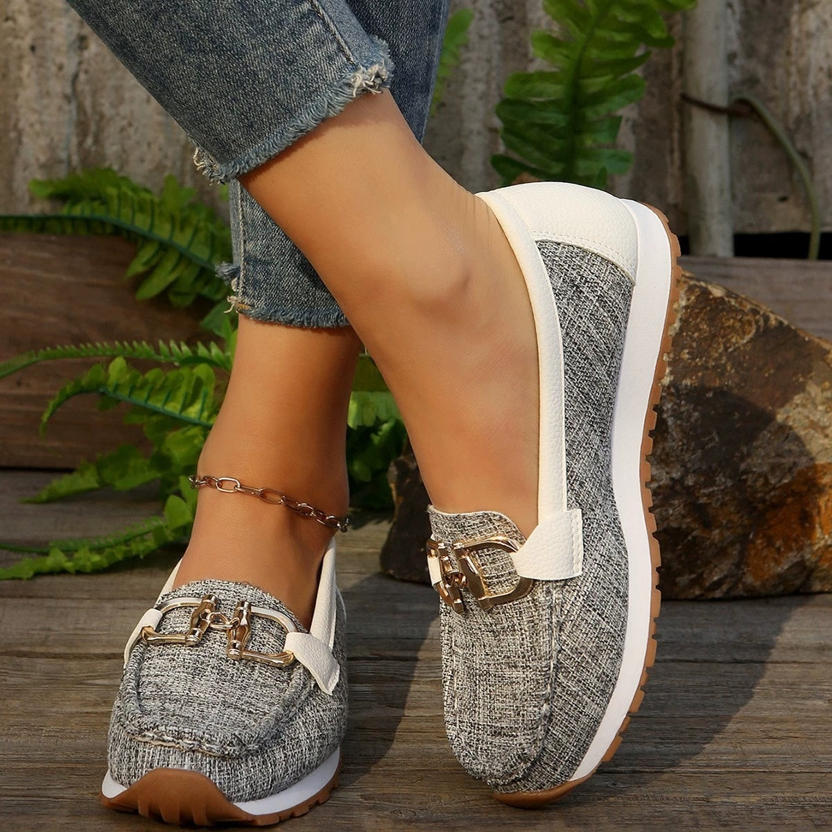 Chaussures décontractées à boucles métalliques pour femmes