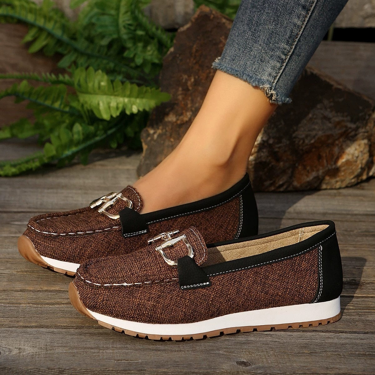Chaussures décontractées à boucles métalliques pour femmes