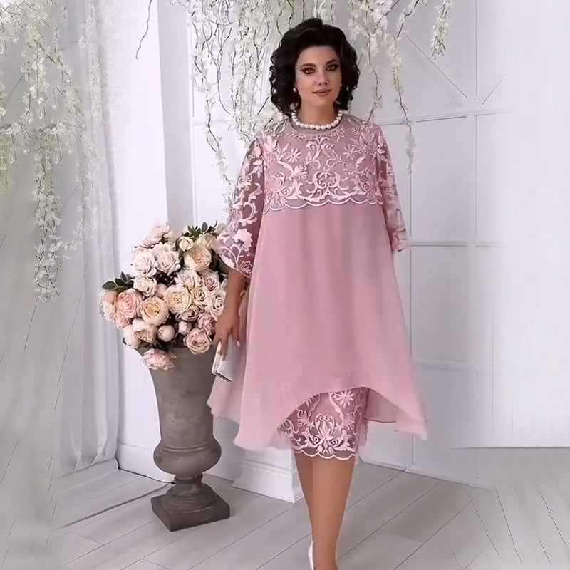 Transparentes Spitzenkleid in Layering-Optik