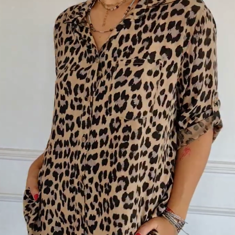 Chemise élégante à imprimé léopard avec col à revers et manches ajustables