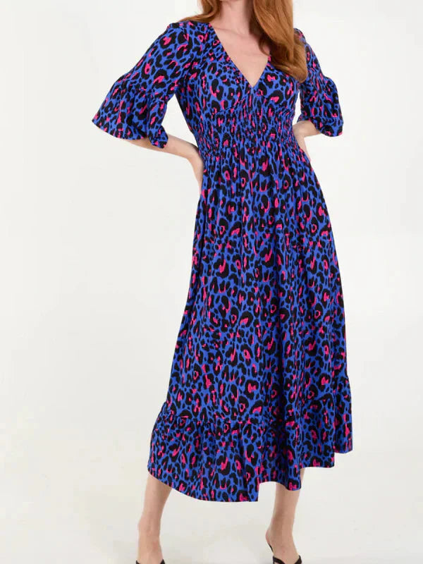 Robe léopard avec taille froncée