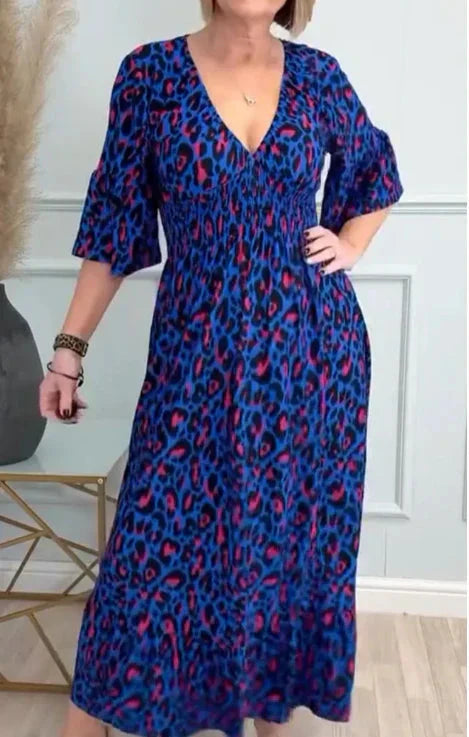 Robe léopard avec taille froncée