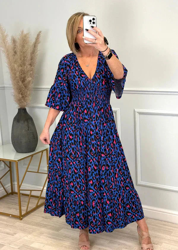 Robe léopard avec taille froncée