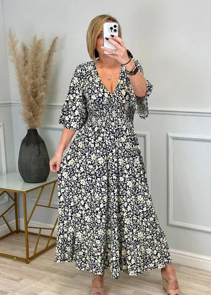 Robe léopard avec taille froncée