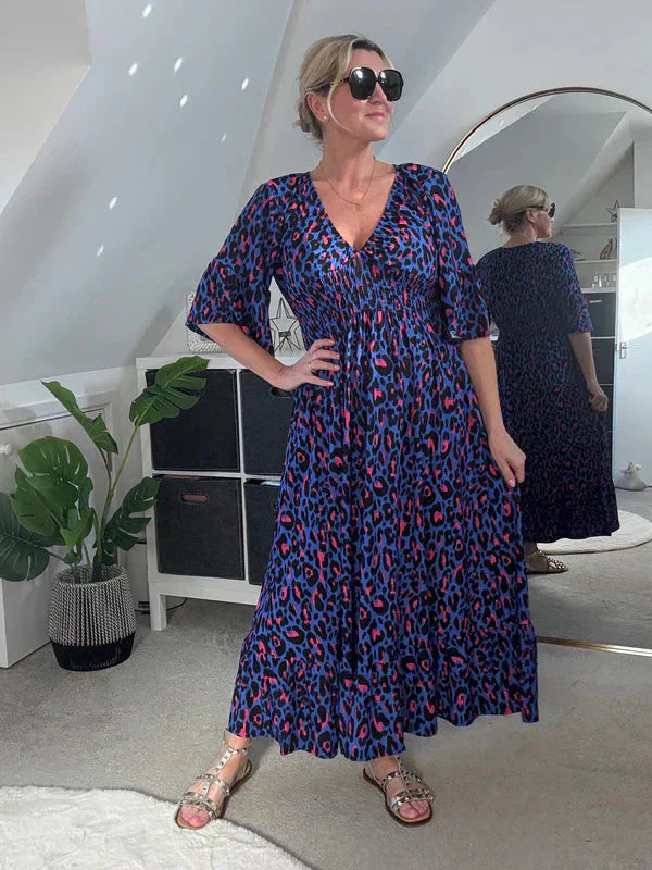 Robe léopard avec taille froncée