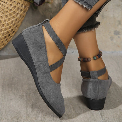 Chaussures élégantes à semelle compensée basse avec bride élastique et couleur unie