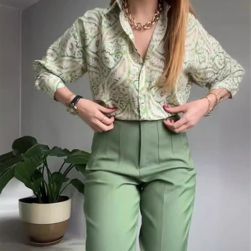 Ensemble 2 pièces chemise imprimée et pantalon à boutons pour femme