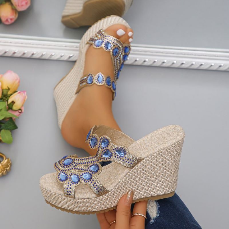 🔥 Hot Sale 🔥Sandales à semelles compensées antidérapantes de luxe avec strass pour femmes