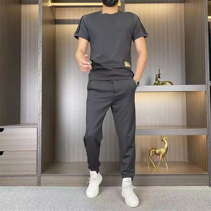 Ensemble 2 pièces pour hommes comprenant un haut à manches courtes et un bas de jogging extensible