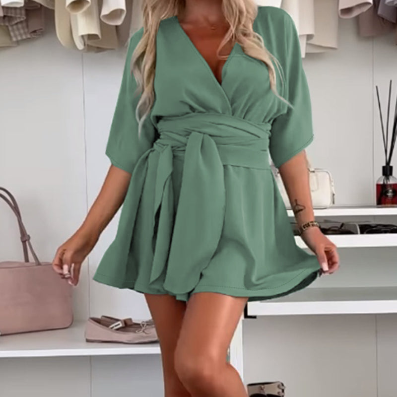 Combinaison short élégante à manches courtes pour femme