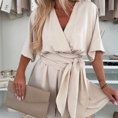 Combinaison short élégante à manches courtes pour femme