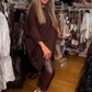 Haut ample asymétrique et pantalon uni, ensemble deux pièces