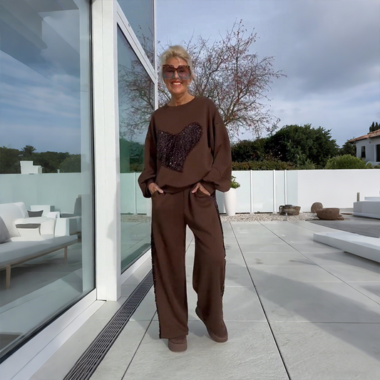 ✨ Ensemble 2 pièces pour femme avec haut à paillettes en forme de cœur et pantalon – Qualité supérieure, confort moderne 🔥Livraison gratuite🔥