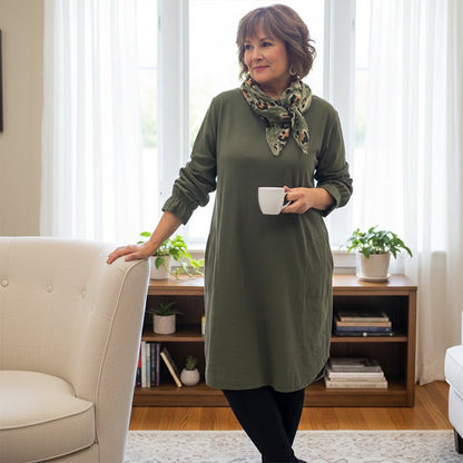 Robe souple de style citadin, au genou