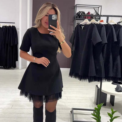 Mini Robe pour Femme Scintillante à Manches Courtes et Dentelle | Élégante et Brillante