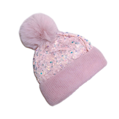 📢50% DE RÉDUCTION✨Bonnet d’Hiver à Pompon & Paillettes Scintillantes – Fausse Fourrure Douce, Ajustement Élastique & Éclat Festif Instantané⚡