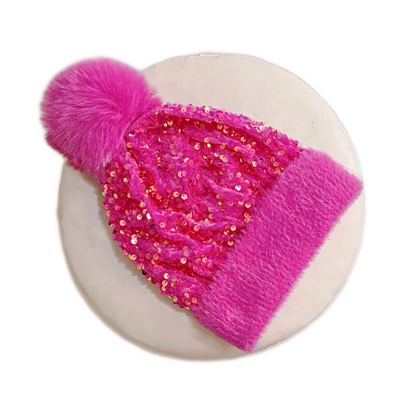 📢50% DE RÉDUCTION✨Bonnet d’Hiver à Pompon & Paillettes Scintillantes – Fausse Fourrure Douce, Ajustement Élastique & Éclat Festif Instantané⚡