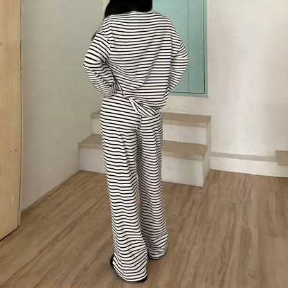 Ensemble deux pièces pour femme à rayures et manches longues pour les loisirs à la maison