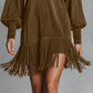 Robe à manches longues, col en V et franges en simili-suède pour femme