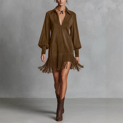 Robe à manches longues, col en V et franges en simili-suède pour femme
