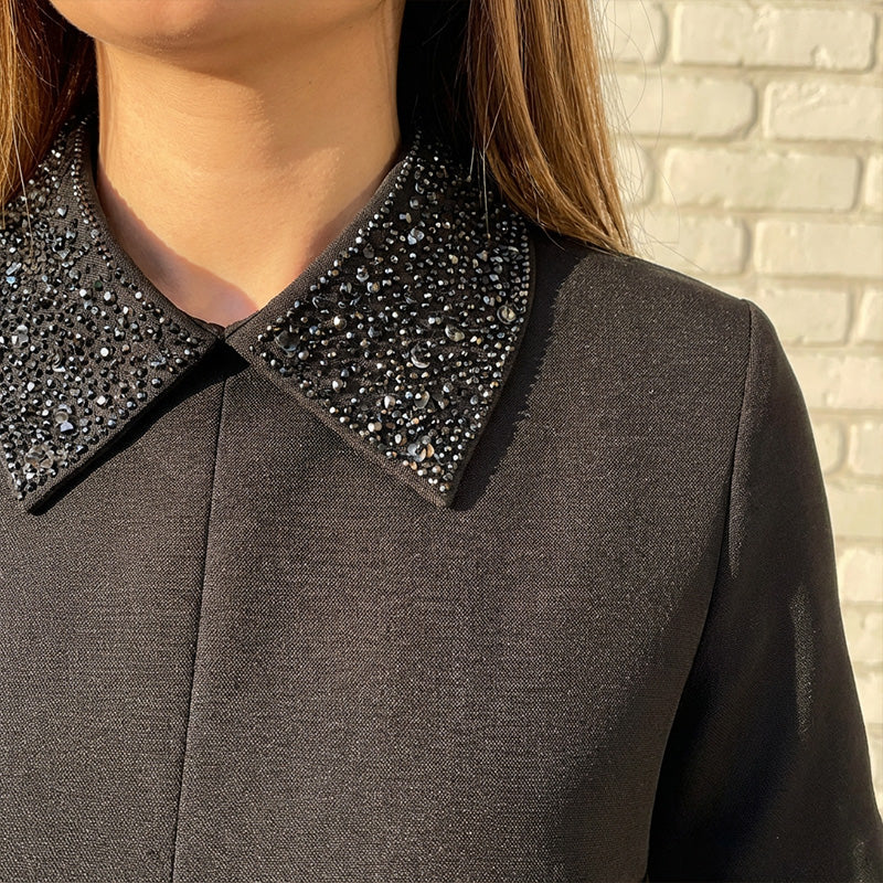 🚛💃Mini-robe élégante à la coupe parfaite et au col raffiné✨