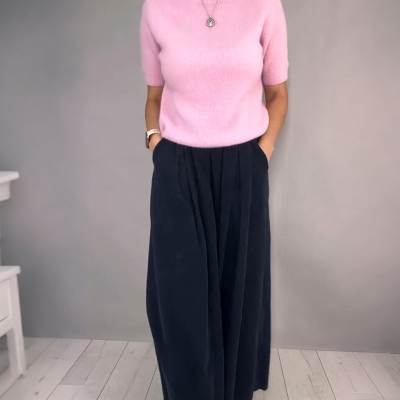 Confort chic : ensemble composé d'un haut en maille et d'un pantalon large et ample