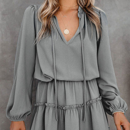 Robe femme à col en V et bordure à volants