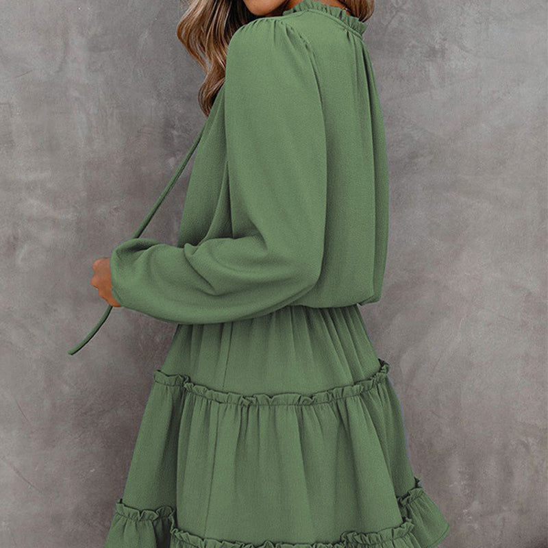 Robe femme à col en V et bordure à volants
