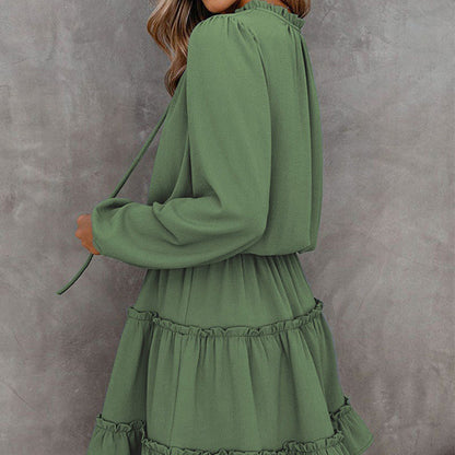 Robe femme à col en V et bordure à volants