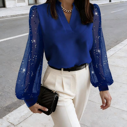 Haut à col V avec manches transparentes à sequins