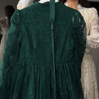 📢📢50 % de réduction !! ⏰ Robe Vintage à Manches Lanternes Brodées – Dentelle Délicate, Coupe Romantique & Élégance Rétro 🌸