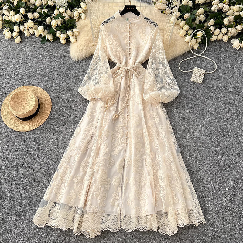 📢📢50 % de réduction !! ⏰ Robe Vintage à Manches Lanternes Brodées – Dentelle Délicate, Coupe Romantique & Élégance Rétro 🌸