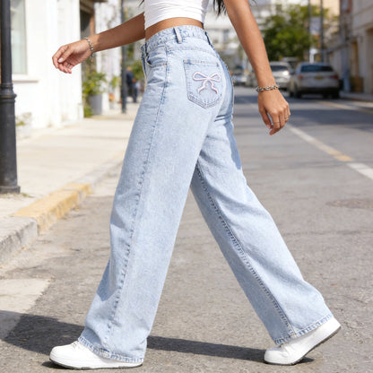 Jean droit taille haute brodé d'un nœud