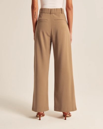 Pantalon taille haute à jambes larges et coupe ajustée